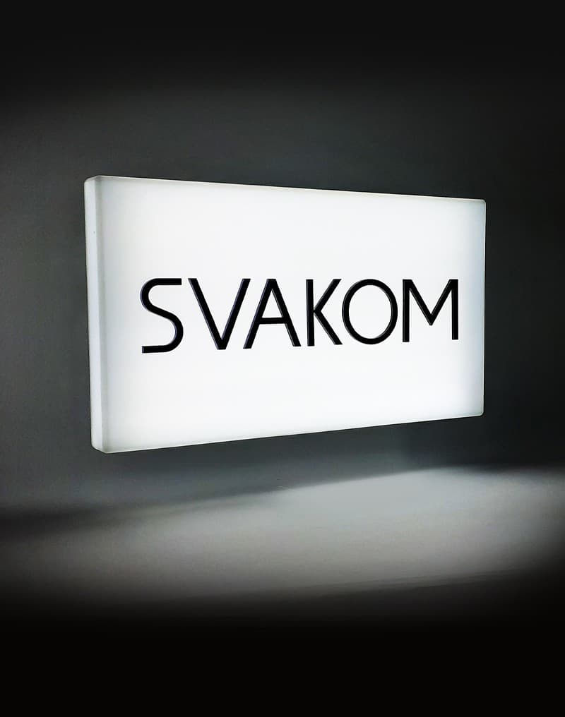 SVAKOM - Klein Lichtbord met Logo 2