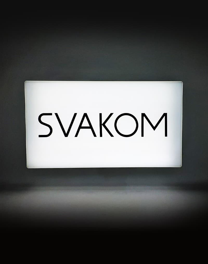 SVAKOM - Klein Lichtbord met Logo 1