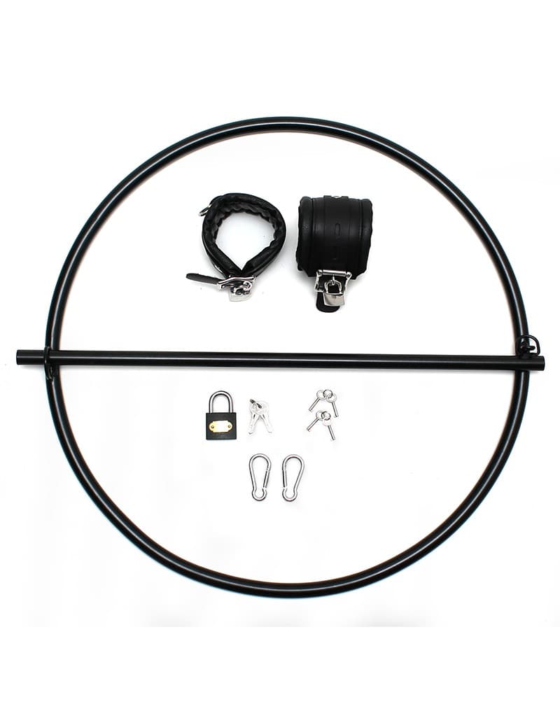 Rimba Restraint Ring met leren boeien en hangslot 7
